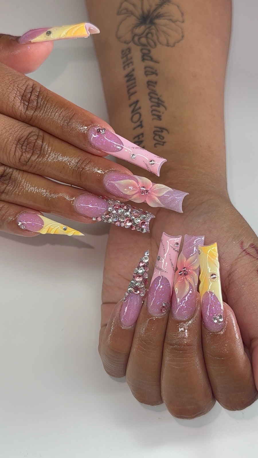 Julissa Boutique nail art